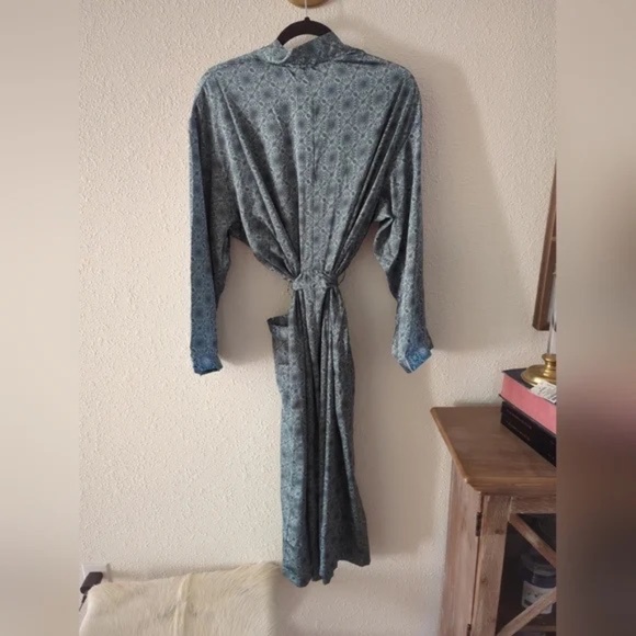FREE PEOPLE Intimately Oasis House Robe in Stone Combo Size xs/S - Picture 4 of 5